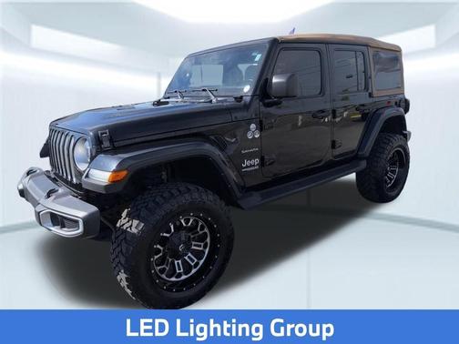 Black Clearcoat 2022 Jeep Wrangler Unlimited Sahara