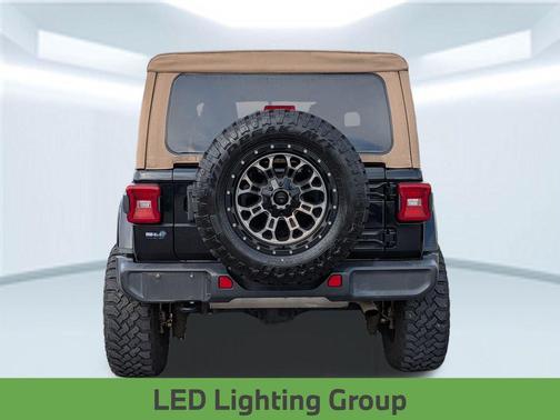 Black Clearcoat 2022 Jeep Wrangler Unlimited Sahara