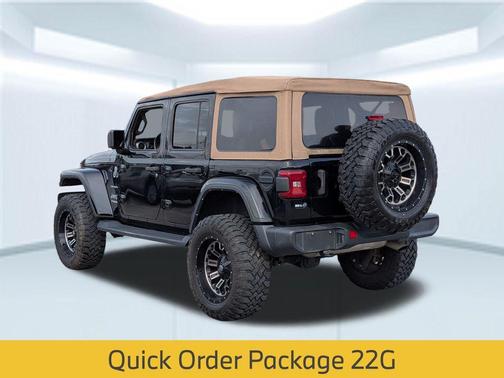 Black Clearcoat 2022 Jeep Wrangler Unlimited Sahara