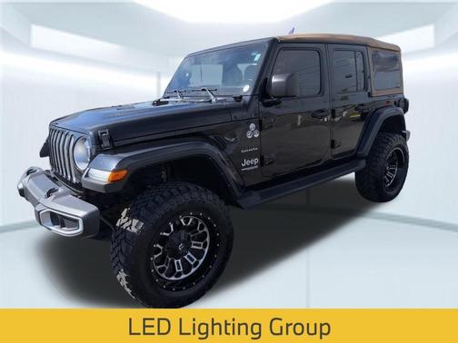 Black Clearcoat 2022 Jeep Wrangler Unlimited Sahara