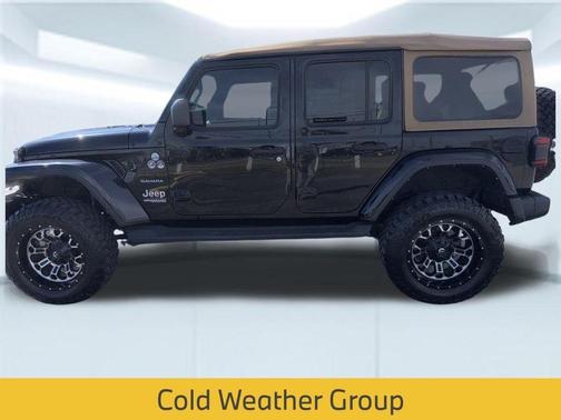 Black Clearcoat 2022 Jeep Wrangler Unlimited Sahara