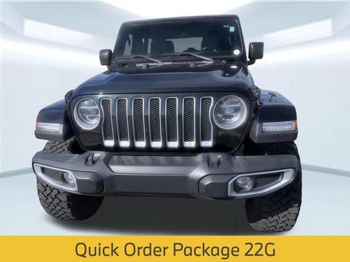 Black Clearcoat 2022 Jeep Wrangler Unlimited Sahara