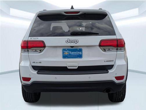 2020 Jeep Grand Cherokee Laredo