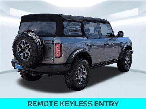 CARBONIZED GRAY METALLIC 2023 Ford Bronco Badlands