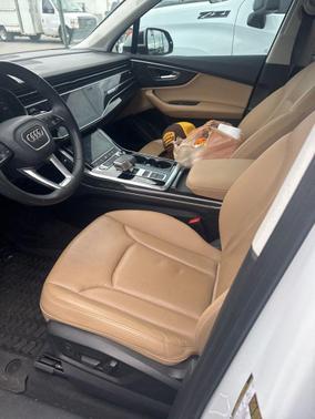 2022 Audi Q7 45 Premium Plus