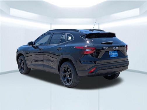 Mosaic Black Metallic 2026 Chevrolet Trax LT