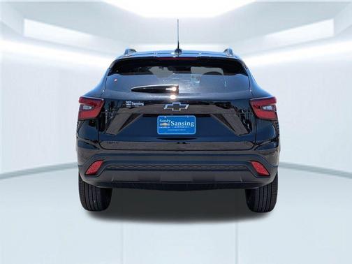 Mosaic Black Metallic 2026 Chevrolet Trax LT