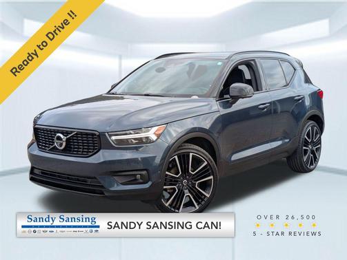 2022 Volvo XC40 T4 R-Design