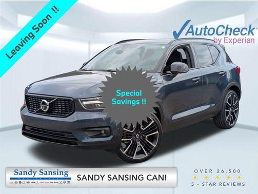 2022 Volvo XC40 T4 R-Design