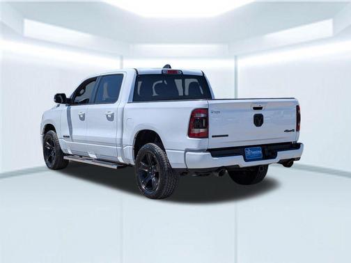 Bright White Clearcoat 2022 RAM 1500 Big Horn/Lone Star
