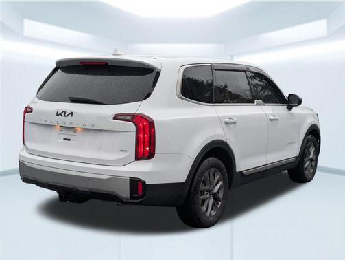 2023 Kia Telluride LX