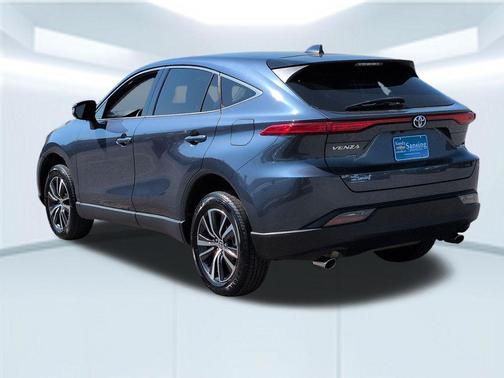 Coastal Gray Metallic 2024 Toyota Venza LE