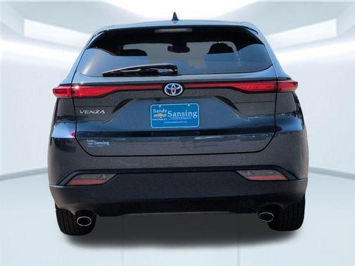 Coastal Gray Metallic 2024 Toyota Venza LE