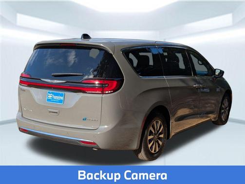 2025 Chrysler Pacifica Hybrid Select