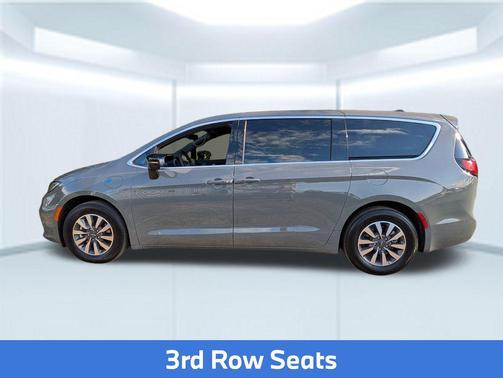 2025 Chrysler Pacifica Hybrid Select