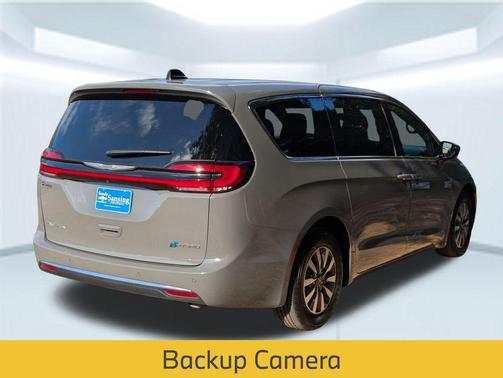 2025 Chrysler Pacifica Hybrid Select