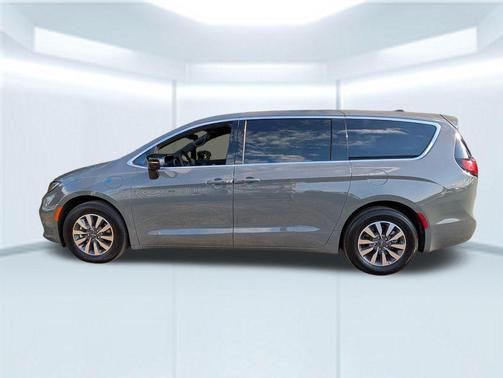 2025 Chrysler Pacifica Hybrid Select
