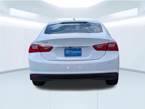 Summit White 2024 Chevrolet Malibu FWD 1LT