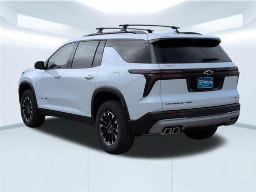 Polar White Tricoat 2026 Chevrolet Traverse AWD Z71