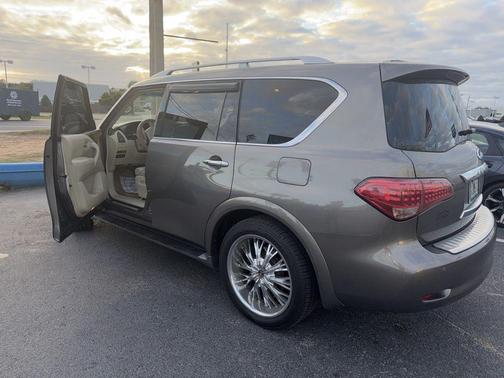 2013 INFINITI QX56 Base