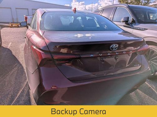 2022 Toyota Avalon XLE