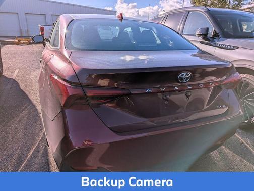 2022 Toyota Avalon XLE