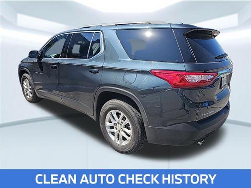Graphite Metallic 2019 Chevrolet Traverse LT Cloth