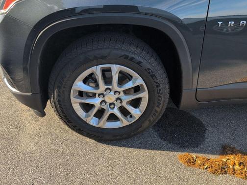 Graphite Metallic 2019 Chevrolet Traverse LT Cloth
