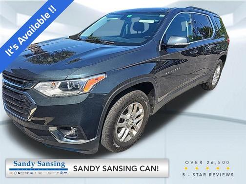 Graphite Metallic 2019 Chevrolet Traverse LT Cloth