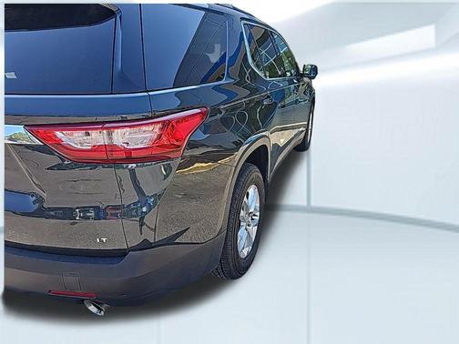 Graphite Metallic 2019 Chevrolet Traverse LT Cloth