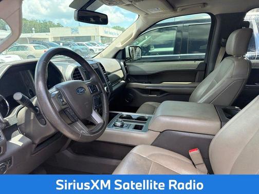 White 2018 Ford Expedition Max XLT