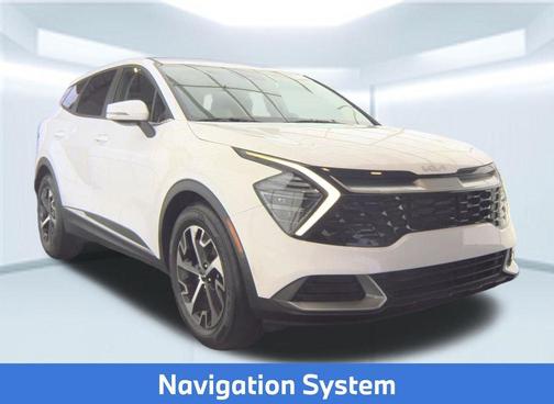 Glacial White Pearl 2024 Kia Sportage EX
