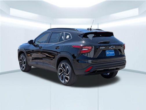 Mosaic Black Metallic 2026 Chevrolet Trax FWD 2RS