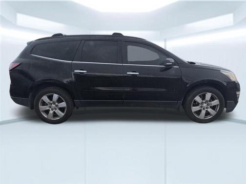 Mosaic Black Metallic 2017 Chevrolet Traverse 1LT