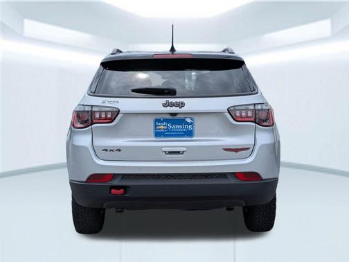 Silver Zynith Metallic Clearcoat 2024 Jeep Compass Trailhawk