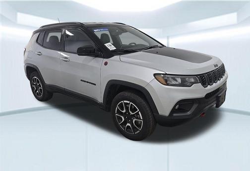 Silver Zynith Metallic Clearcoat 2024 Jeep Compass Trailhawk