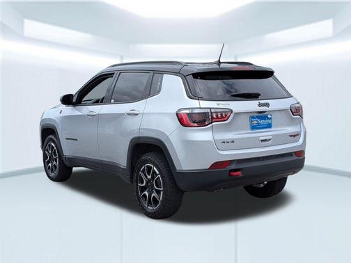 Silver Zynith Metallic Clearcoat 2024 Jeep Compass Trailhawk