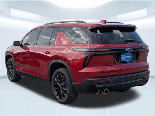 Radiant Red Tintcoat 2025 Chevrolet Traverse LT
