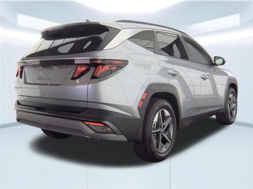 Shimmering Silver 2026 Hyundai TUCSON SEL