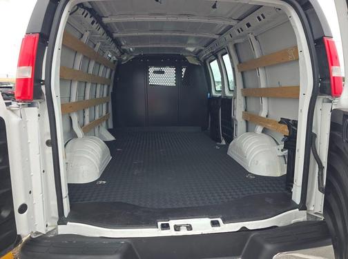 2024 Chevrolet Express 2500 RWD 2500 Regular Wheelbase WT