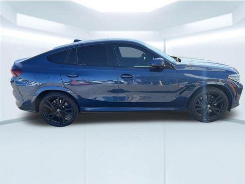 2021 BMW X6 M50i
