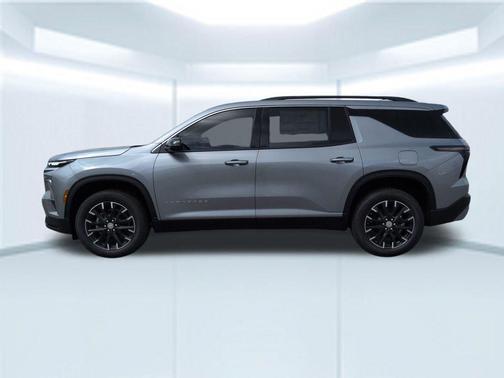 Sterling Gray Metallic 2026 Chevrolet Traverse LT