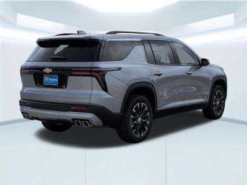 Sterling Gray Metallic 2026 Chevrolet Traverse LT