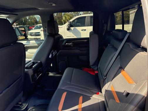 Onyx Black 2024 GMC Sierra 2500 AT4