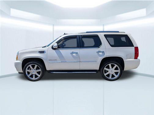 White Diamond Tricoat 2013 Cadillac Escalade Luxury
