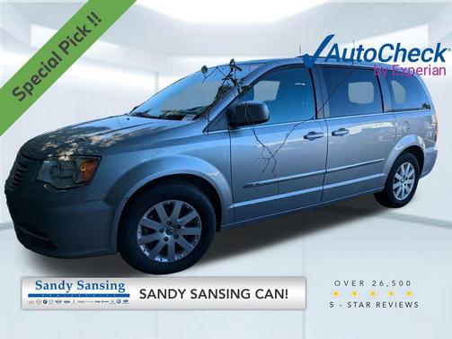 2016 Chrysler Town & Country Touring