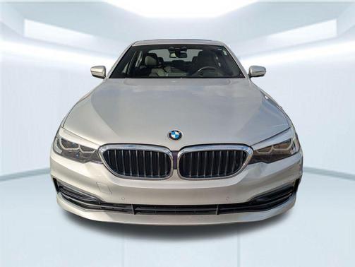 2020 BMW 530 530i