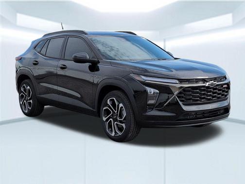 Mosaic Black Metallic 2026 Chevrolet Trax FWD 2RS