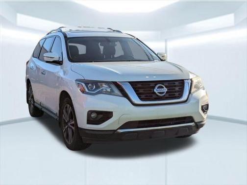 2017 Nissan Pathfinder Platinum