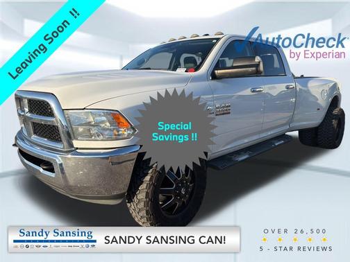 2017 RAM 3500 SLT Crew Cab 4x4 8' Box